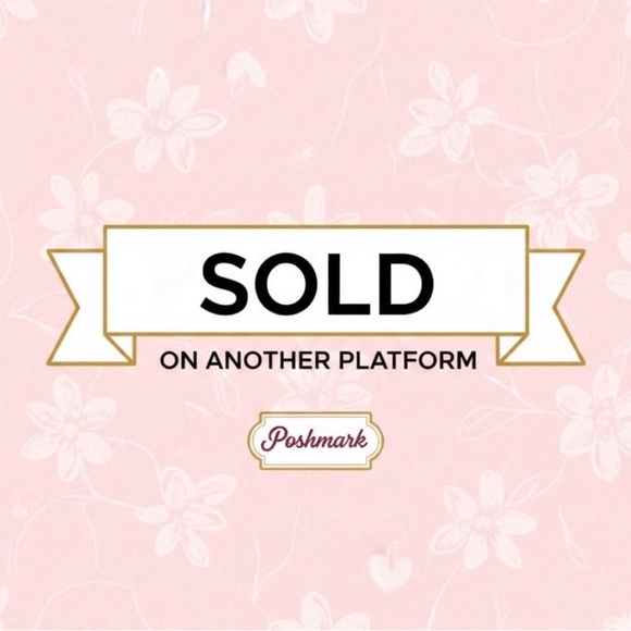 Michael Kors Metallic LARGE Leather Sandrine Tote – Studded Travel Bag NWOT - Picture 2 of 14